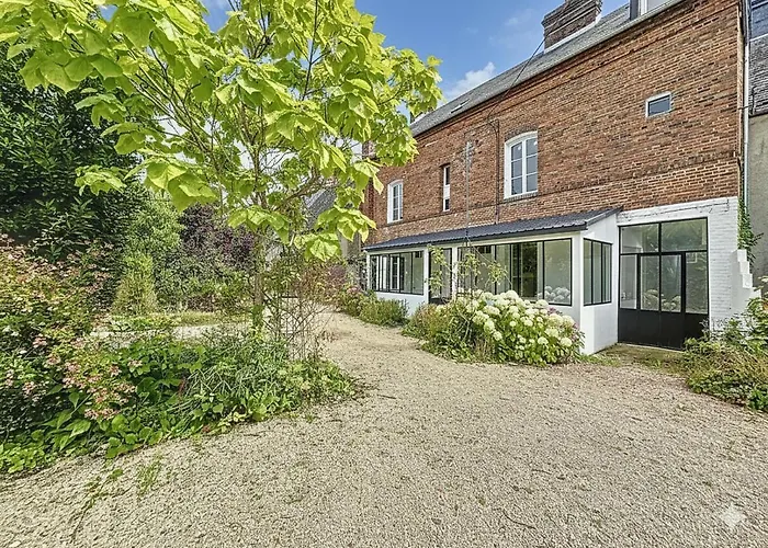 Maison De Maitre Avec 4 Independantes - Centre - Jardin *